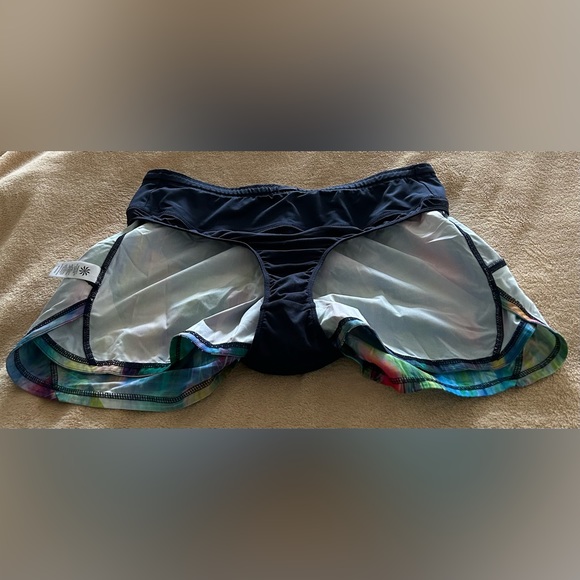 Athleta Side Pocket Tropea Vivid Ready Set Shorts Size M - Picture 3 of 5